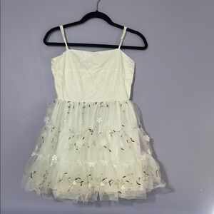 Francesca’s Elegant White Floral Dress
